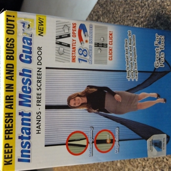 Instant MESH GUARD HANDS FREE SCREEN DOOR 18 🧲 MAGNETS. INSTANTLY OPENS NEW! - Picture 2 of 2
